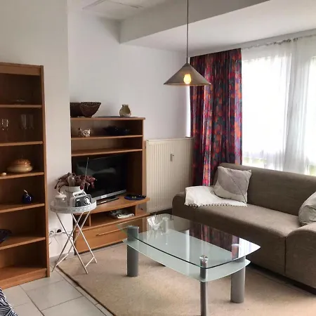 Апартаменты Cozy Apartment In Bad Koesen Next To A River Бад-Кёзен